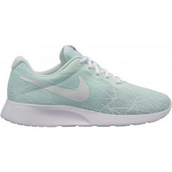 Nike Obuwie Damskie Tanjun Se Shoe Igloo White-Black 37,5. Czarne buty sportowe damskie marki Nike, bez wzorów, eleganckie. W wyprzedaży za 239,00 zł.
