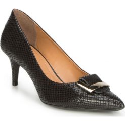 Buty damskie. Czarne czółenka damskie Wittchen, bez wzorów, ze skóry, bez obcasa, na obcasie. W wyprzedaży za 314,41 zł.