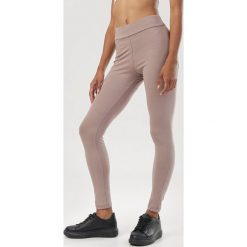 Beżowe Legginsy Kelesha. Brązowe legginsy damskie Born2be, s, bez wzorów. Za 69,99 zł.