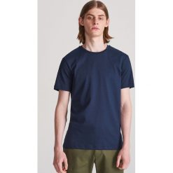 T-shirt z bawełny merceryzowanej - Granatowy. Niebieskie t-shirty męskie Reserved, xl, bez wzorów, z bawełny, bez kołnierzyka. Za 59,99 zł.