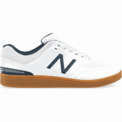Halówki Junior Audazo v4 Strike IN - JSASIWN4. Buty chłopięce sportowe New Balance, z gumy, bez zapięcia. W wyprzedaży za 99,99 zł.