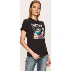 Converse - T-shirt. Czarne bluzki damskie Converse, s, z nadrukiem, z bawełny, z okrągłym kołnierzem. W wyprzedaży za 89,90 zł.