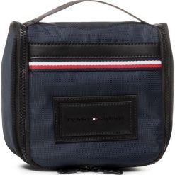 Kosmetyczka TOMMY HILFIGER - Modern Nylon Washbag AM0AM05674 CJM. Niebieskie kosmetyczki męskie TOMMY HILFIGER, bez wzorów, z tkaniny. Za 299,00 zł.