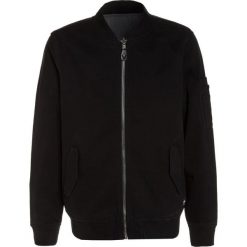 Vans OVERBROOK Kurtka zimowa black. Czarne kurtki męskie zimowe Vans, z bawełny. W wyprzedaży za 258,30 zł.