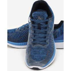 Niebieskie Buty Sportowe Harlington. Niebieskie buty sportowe męskie Born2be, z jeansu, na sznurówki. Za 109,99 zł.