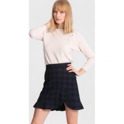 Beżowy Sweter Chapter One. Brązowe swetry klasyczne damskie marki other, na jesień, l. Za 79,99 zł.