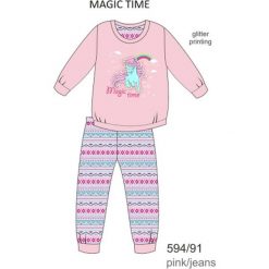 Piżama dziewczęca DR 594/91 Magic time Różowa r. 128. Różowe piżamy dziewczęce marki Cornette, bez wzorów, bez rękawów. Za 52,56 zł.