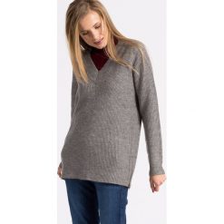 Vero Moda - Sweter. Szare swetry klasyczne damskie Vero Moda, l, z dzianiny. W wyprzedaży za 79,90 zł.