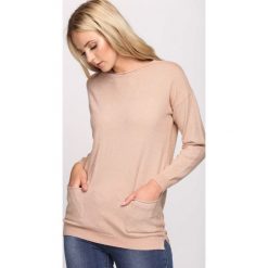 Łososiowy Sweter Screaming. Czerwone swetry klasyczne damskie Born2be, l, z dzianiny, z dekoltem w łódkę. Za 59,99 zł.