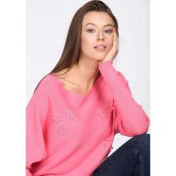 Różowy Sweter Last Nite. Czerwone swetry oversize damskie marki Born2be, l. Za 79,99 zł.