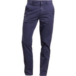 Chinosy męskie: BOSS CASUAL SCHINO Chinosy dark blue
