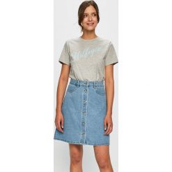 Tommy Hilfiger - Top. Szare bluzki damskie TOMMY HILFIGER, s, z nadrukiem, z bawełny, z okrągłym kołnierzem. W wyprzedaży za 99,90 zł.