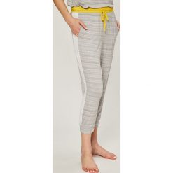 Dkny - Spodnie piżamowe. Czerwone piżamy damskie DKNY, s, z elastanu. W wyprzedaży za 89,90 zł.