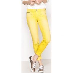 Jeansy damskie: Jeansy slim