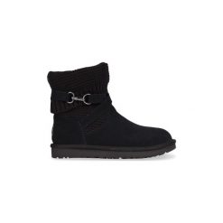 Śniegowce UGG Purl Strap Boot Black. Czarne kozaki damskie Ugg, bez obcasa, bez zapięcia. Za 758,47 zł.