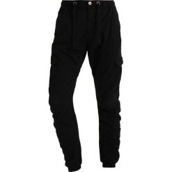 Spodnie męskie: Urban Classics JOGGING Bojówki black
