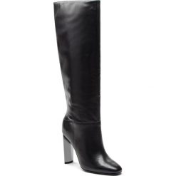 Kozaki GUESS - FLKCE4 LEA11 BLACK. Czarne kowbojki damskie Guess, z materiału, na obcasie. Za 1229,00 zł.