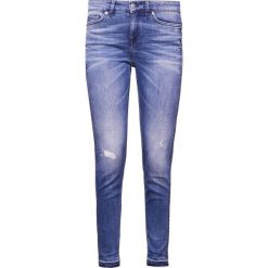 DRYKORN NEED Jeans Skinny Fit mid blue denim. Niebieskie boyfriendy damskie DRYKORN, z bawełny. Za 629,00 zł.