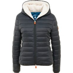 Save the duck GIGA Kurtka przejściowa dark green. Zielone kurtki damskie Save the duck, xs, bez wzorów, z nylonu. Za 829,00 zł.