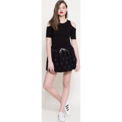 Femi Pleasure - Spódnica RAIN. Czarne spódniczki damskie s, z bawełny, casualowe, mini, rozkloszowane. W wyprzedaży za 49,90 zł.