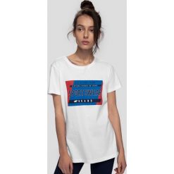 T-shirt damski TSD261 - biały. Białe t-shirty damskie 4f, bez wzorów, bez kołnierzyka. Za 29,99 zł.