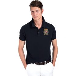 Koszulka polo w kolorze granatowym. Niebieskie koszulki męskie Polo Club Men, m, z haftami, z bawełny, polo, bez rękawów. W wyprzedaży za 122,95 zł.
