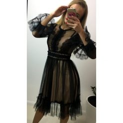 SUKIENKA MARCELA KORONKA BLACK S (36). Czarne sukienki damskie LIGARI, s, w koronkowe wzory, z bawełny, bez kołnierzyka, bez rękawów. Za 219,00 zł.