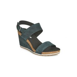 Sandały Timberland CAPRI SUNSET WEDGE. Czarne sandały damskie Timberland, bez wzorów, bez obcasa, bez zapięcia. Za 439,00 zł.