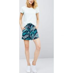 Szorty z wysokim stanem. Szorty damskie Moodo, s, bez wzorów, retro, z podwyższonym stanem. Za 29,99 zł.