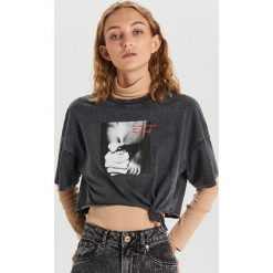 Koszulka oversize - Szary. Szare koszulki damskie Cropp, s, bez wzorów, bez kołnierzyka. Za 39,99 zł.
