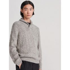 Melanżowy sweter z kołnierzem - Jasny szary. Szare swetry męskie Reserved, s, bez wzorów, bez kołnierzyka, bez kaptura. Za 119,99 zł.