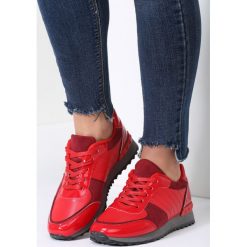 Czerwone Sneakersy All The Way. Czerwone buty sportowe damskie vices, z lakierowanej skóry. Za 49,99 zł.