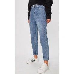 Glamorous - Jeansy Mid Stone. Niebieskie jeansy damskie Glamorous, s, z podwyższonym stanem. W wyprzedaży za 149,90 zł.