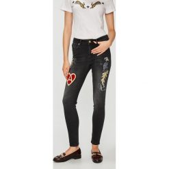Silvian Heach - Jeansy. Czarne jeansy damskie skinny marki Silvian Heach, s, z elastanu, z standardowym stanem. W wyprzedaży za 399,90 zł.