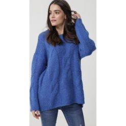 Niebieski Sweter Marin. Niebieskie swetry damskie Born2be, uniwersalny, bez wzorów, ze splotem, z długim rękawem, długie, bez kaptura. Za 149,99 zł.