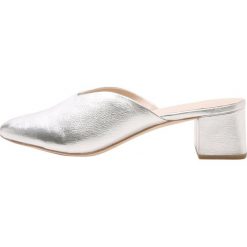 Chodaki damskie: Loeffler Randall LULU Klapki silver