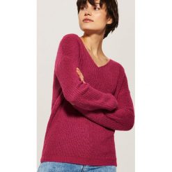 Sweter z dekoltem w serek - Różowy. Różowe bez kategorii House, s, z dekoltem w serek. Za 69,99 zł.