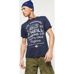 O'Neill Muir Koszulka Niebieski. Niebieskie podkoszulki męskie O'Neill, s, z nadrukiem, z bawełny, bez kołnierzyka, z krótkim rękawem, krótkie. Za 94,95 zł.