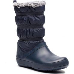 Śniegowce CROCS - Crocband Winter Boot W 205314 Navy. Niebieskie crocsy damskie na zimę, z tworzywa sztucznego. W wyprzedaży za 209,00 zł.