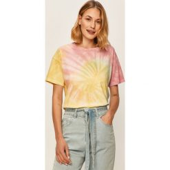 Answear - T-shirt. Różowe bluzki damskie ANSWEAR, s, bez wzorów, z bawełny, casualowe, z okrągłym kołnierzem. Za 49,90 zł.