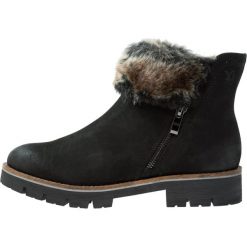 Caprice Botki black. Czarne buty zimowe damskie Caprice, z materiału. W wyprzedaży za 251,30 zł.