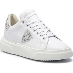 Sneakersy PHILIPPE MODEL - Temple Femme BGLD DV01 Diamond Blanc. Białe półbuty damskie marki Philippe Model, z aplikacjami, ze skóry, bez obcasa, na koturnie, bez zapięcia. Za 1509,00 zł.