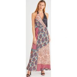 SUKIENKA CIAMBELLINO pinko. Sukienki damskie Pinko, bez wzorów, eleganckie, bez kołnierzyka, bez rękawów. W wyprzedaży za 860,30 zł.