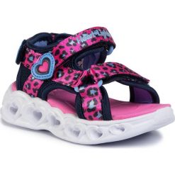 Sandały SKECHERS - Savvy Cat 302090N/HPBL Hot Pink/Blue. Różowe sandały dziewczęce Skechers, z tworzywa sztucznego, bez zapięcia. W wyprzedaży za 129,00 zł.