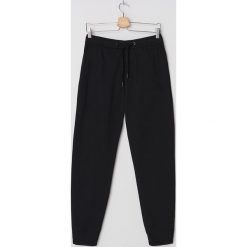 Joggery z organicznej bawełny - Czarny. Czarne spodnie męskie House, s, bez wzorów, z bawełny. Za 99,99 zł.