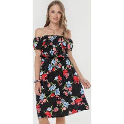 Czarna Sukienka Mollato. Czarne sukienki damskie Born2be, na lato, xl, bez wzorów, bez kołnierzyka, bez rękawów. W wyprzedaży za 39,99 zł.