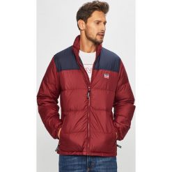 Levi's - Kurtka puchowa. Czerwone płaszcze męskie Levi's®, s, bez wzorów, z poliesteru, krótkie, bez kaptura. Za 799,90 zł.