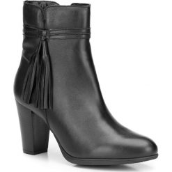 Buty damskie. Czarne botki damskie Wittchen, ze skóry, eleganckie, bez obcasa, na słupku, bez zapięcia. W wyprzedaży za 314,41 zł.