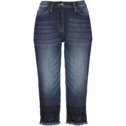 Dżinsy rybaczki z haftem bonprix ciemny denim. Niebieskie jeansy damskie bonprix. Za 99,99 zł.