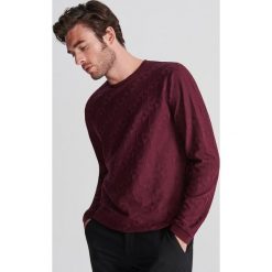 Lekki sweter z żakardowej dzianiny - Fioletowy. Fioletowe swetry męskie Reserved, s, bez wzorów, z dzianiny, bez kołnierzyka, bez kaptura. Za 99,99 zł.